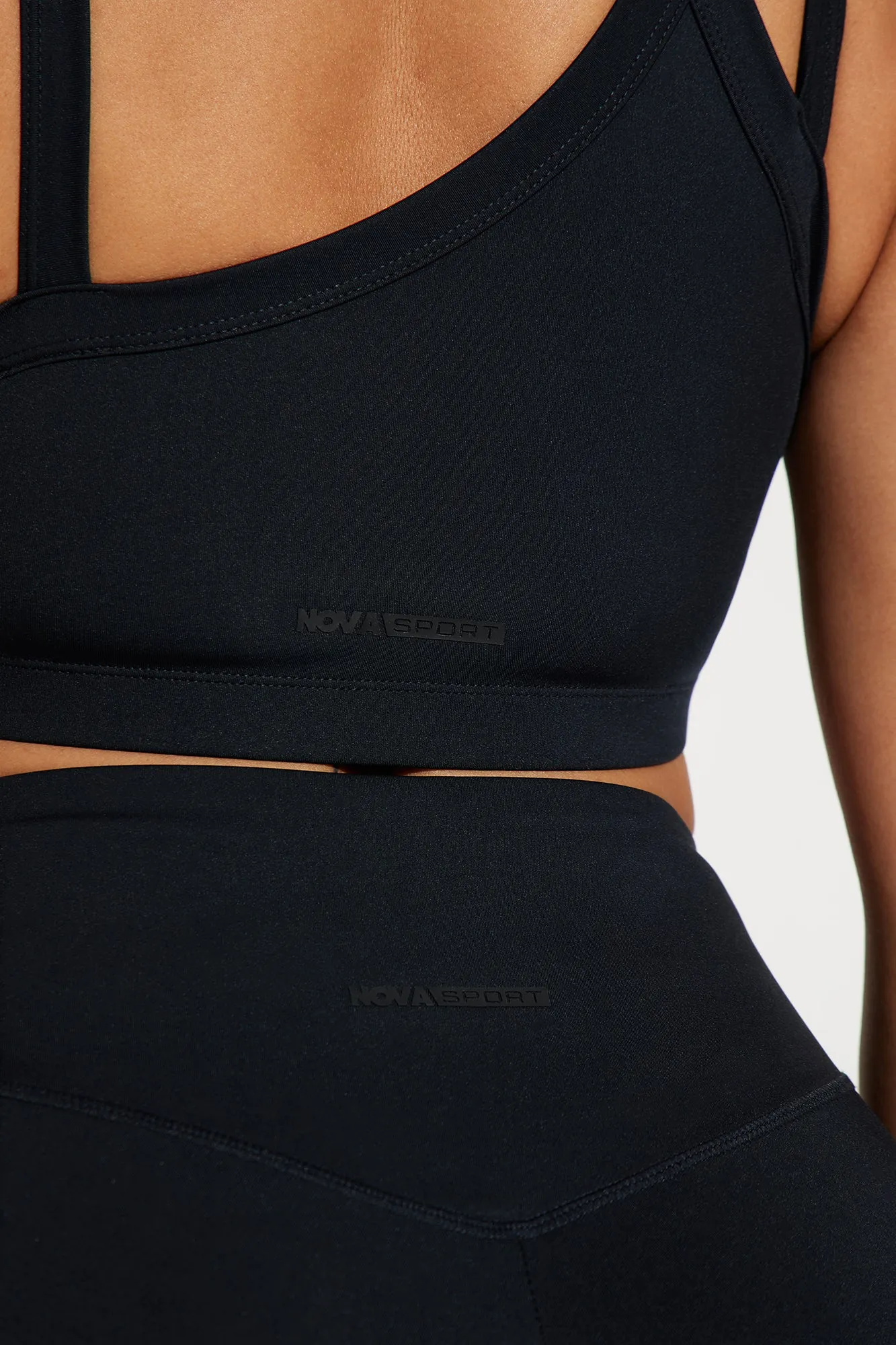Above The Net Elevate Sports Bra - Black