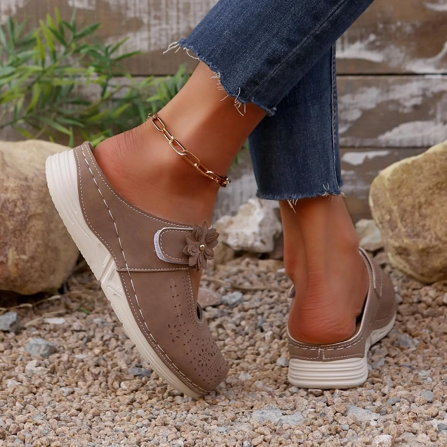 Clogs for Women Leather Comfort Mules Hollow Out Flowers Closed Toe Sandals Summer Casual Arch Support Slip On Slippers Walking Shoes