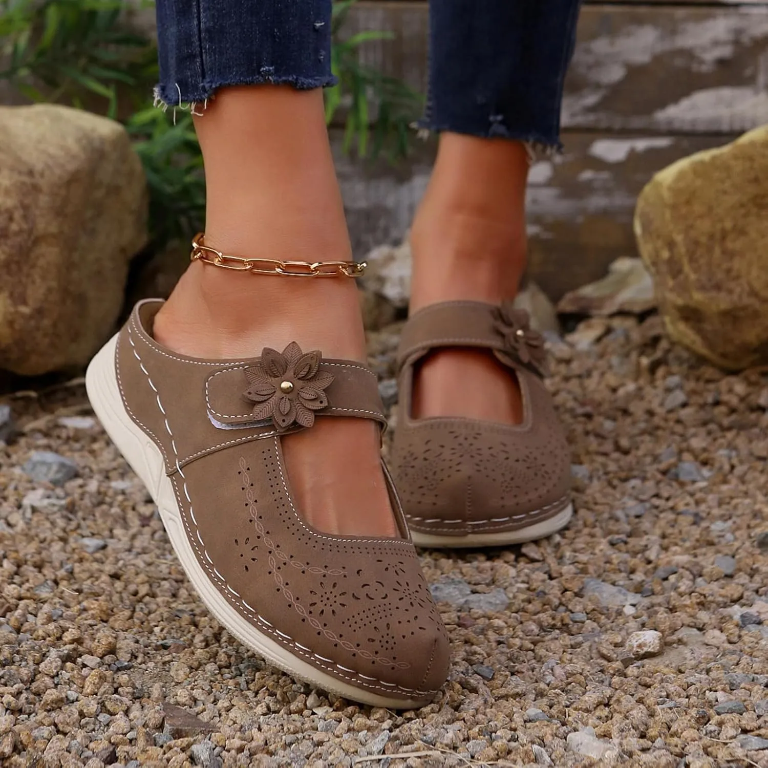 Clogs for Women Leather Comfort Mules Hollow Out Flowers Closed Toe Sandals Summer Casual Arch Support Slip On Slippers Walking Shoes