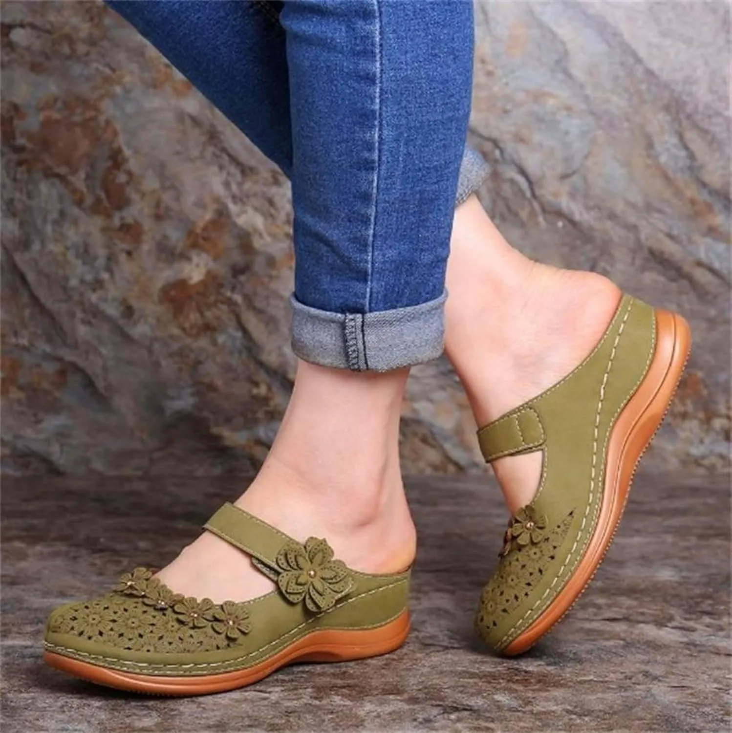 Clogs for Women Mules Shoes Casual Ladies Summer Closed Toe Platform Mules with Hollow Out Floral Design Comfortable Slip On Open Back Walking Wedges Sandals Fashion Garden Beach Shoes