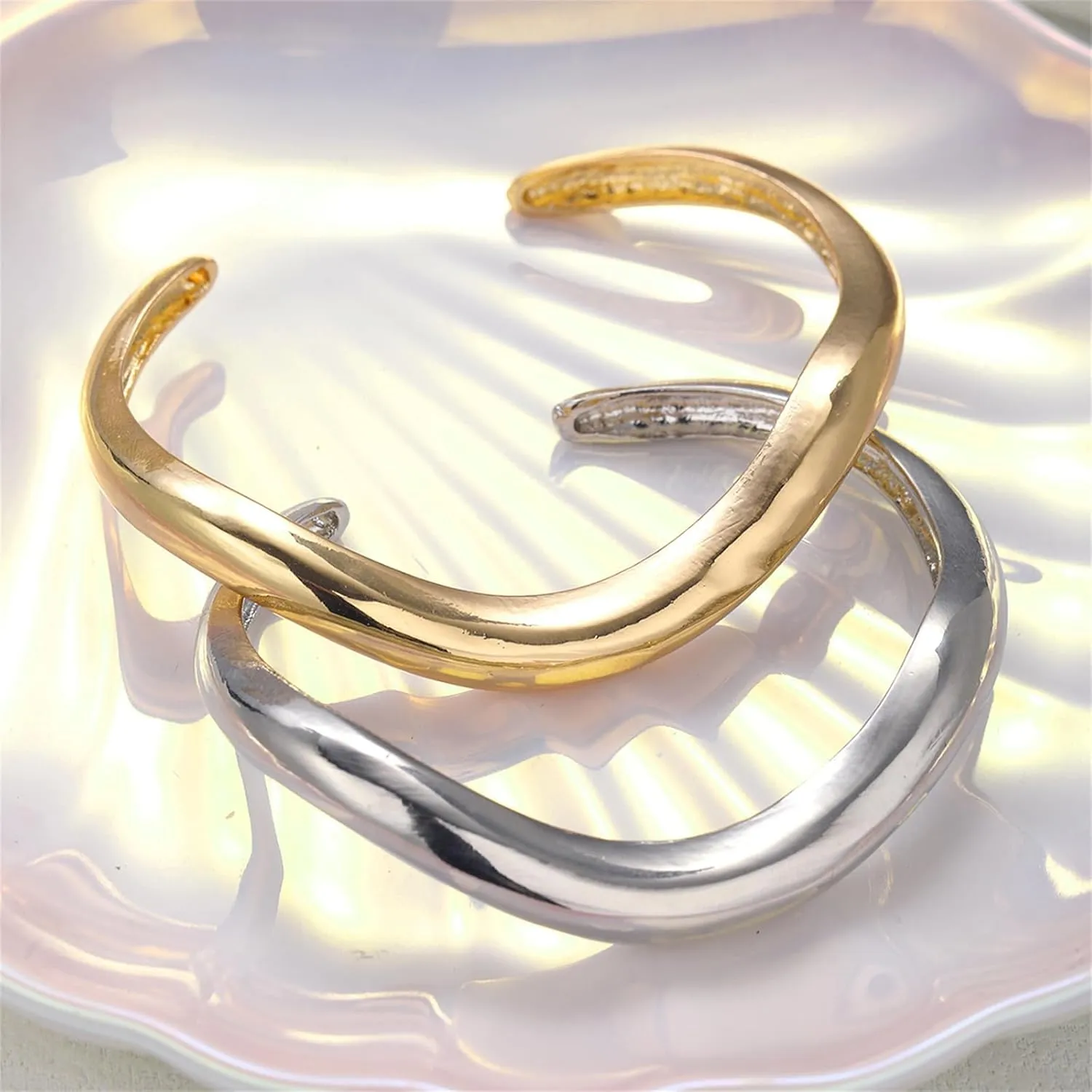 GYRMMUE Chunky Gold Bangle Bracelets for Women,Vintage 14K Gold Plated Twist Cuff Bracelet Geometric Irregular Stackable Bracelet Jewelry