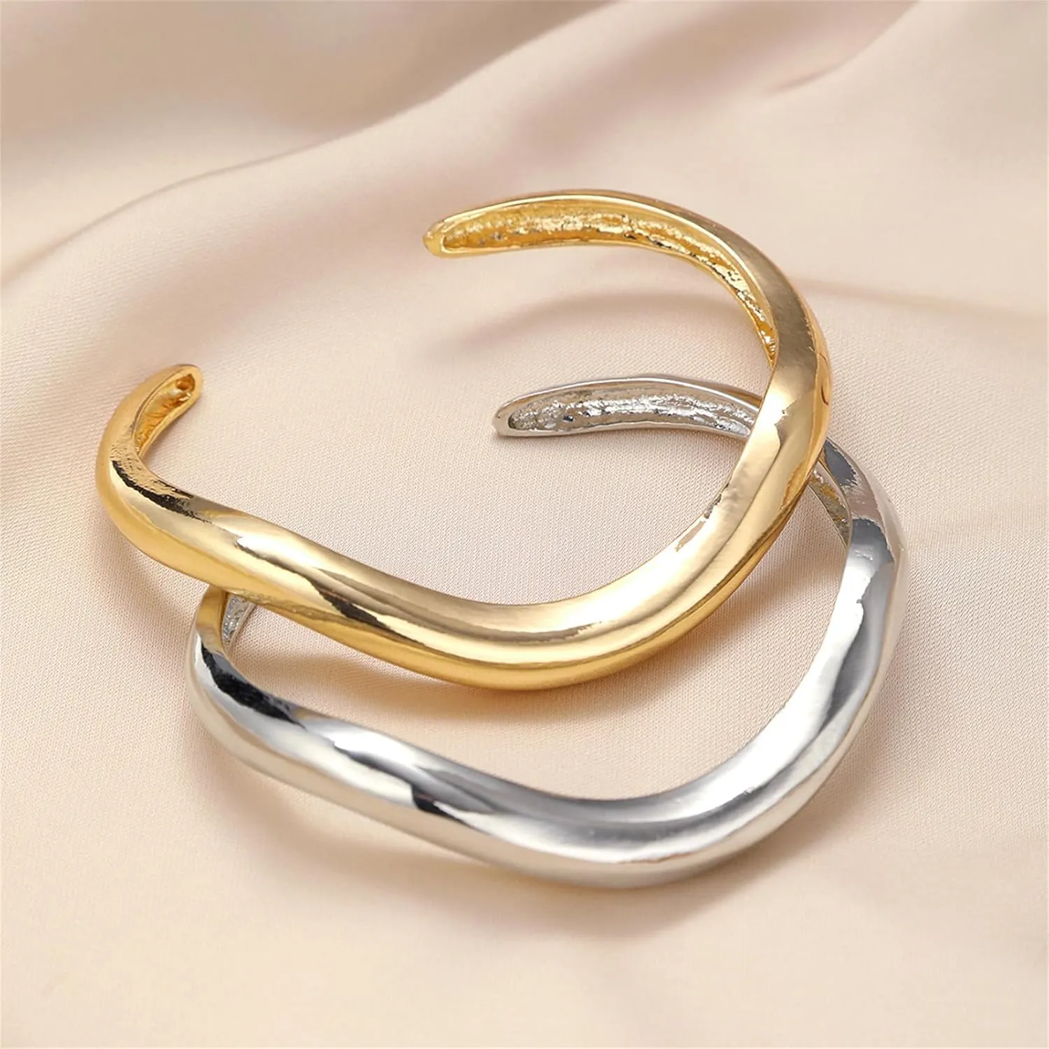 GYRMMUE Chunky Gold Bangle Bracelets for Women,Vintage 14K Gold Plated Twist Cuff Bracelet Geometric Irregular Stackable Bracelet Jewelry