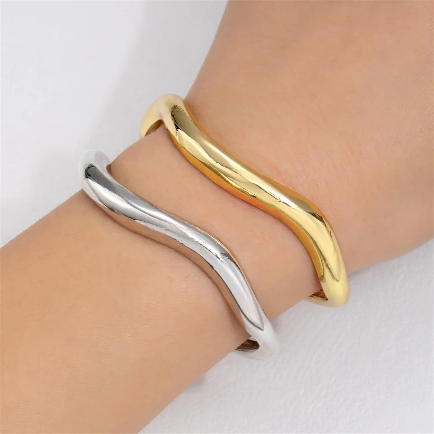 GYRMMUE Chunky Gold Bangle Bracelets for Women,Vintage 14K Gold Plated Twist Cuff Bracelet Geometric Irregular Stackable Bracelet Jewelry