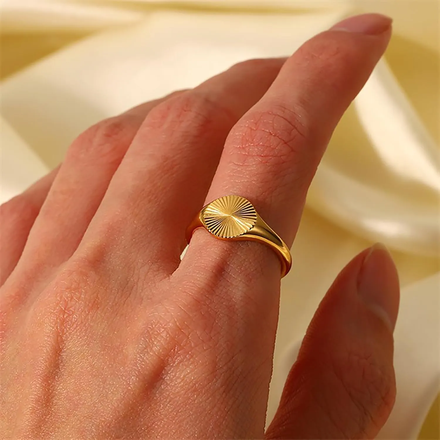 Loqimu Minimalist Round Dome Rings with Wave Line Pattern Gold Stainless Steel Stackable Rings for Women Teen Girls Midi Statement Rings Index Finger Band Rings Size 6 7 8