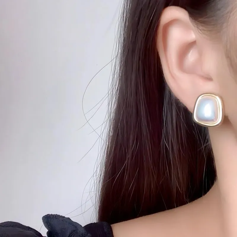 Pearl earrings for women Vintage French Mabe Pearl Without Pierced Clip Earrings Stud Earrings Simple Female Compact-T44