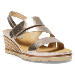 Tosca Wedge in Pewter Leather