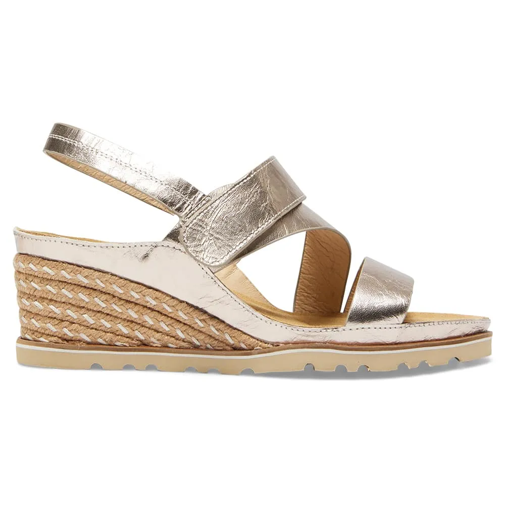 Tosca Wedge in Pewter Leather