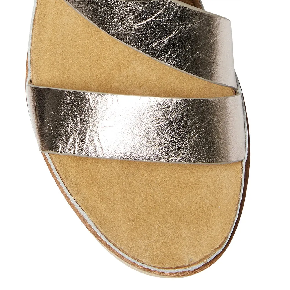 Tosca Wedge in Pewter Leather