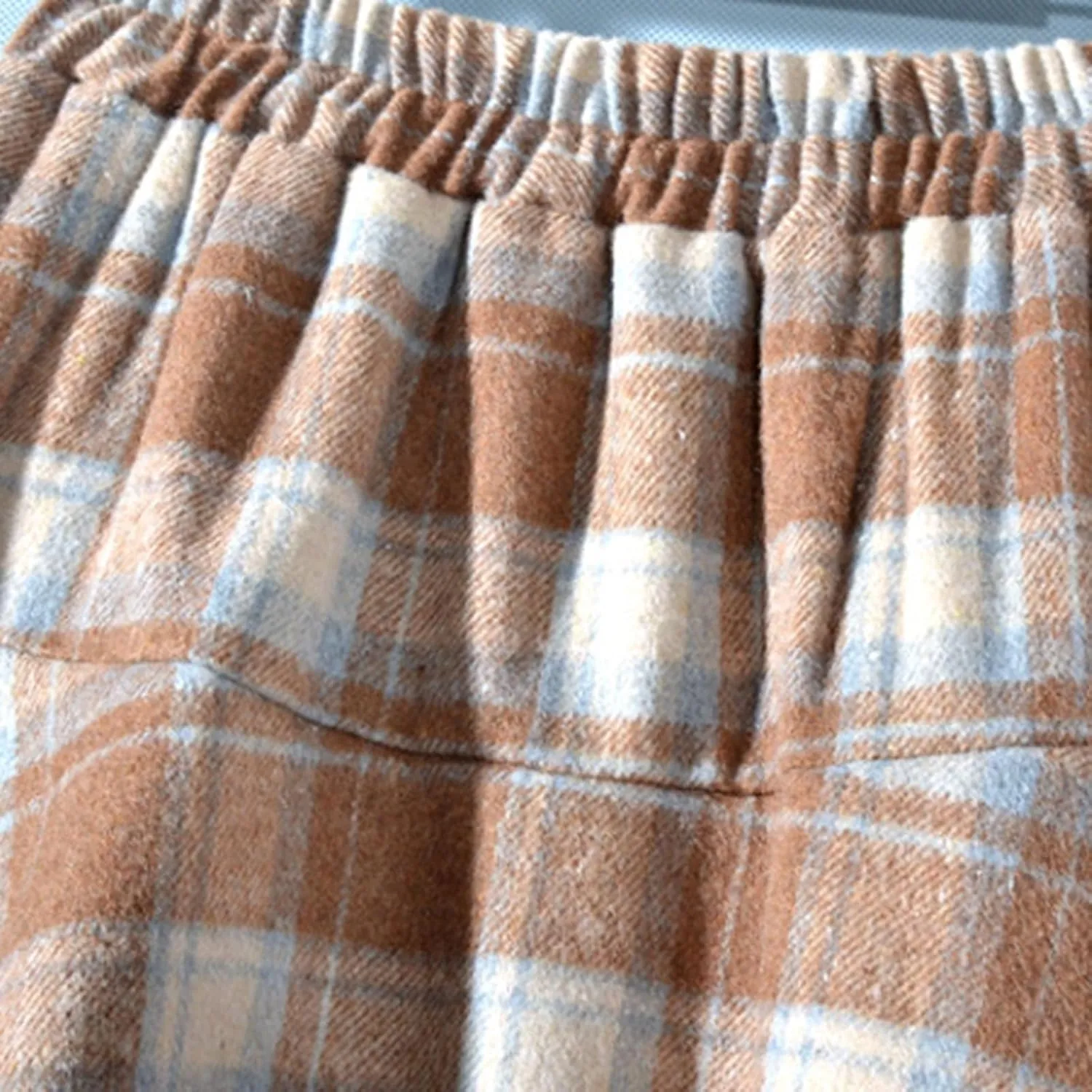Women's Woolen Midi Skirts Vintage Plaid Elastic High Waist Pleated A-line Tartan Skirt Knee Length Pencil Skirt